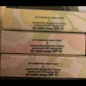Clinique #2 matte beige double face powder (3)